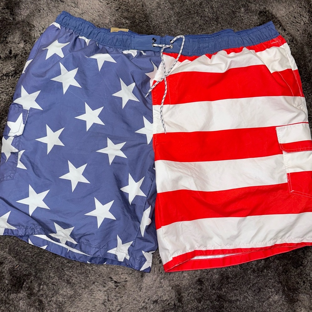Men’s swim shorts